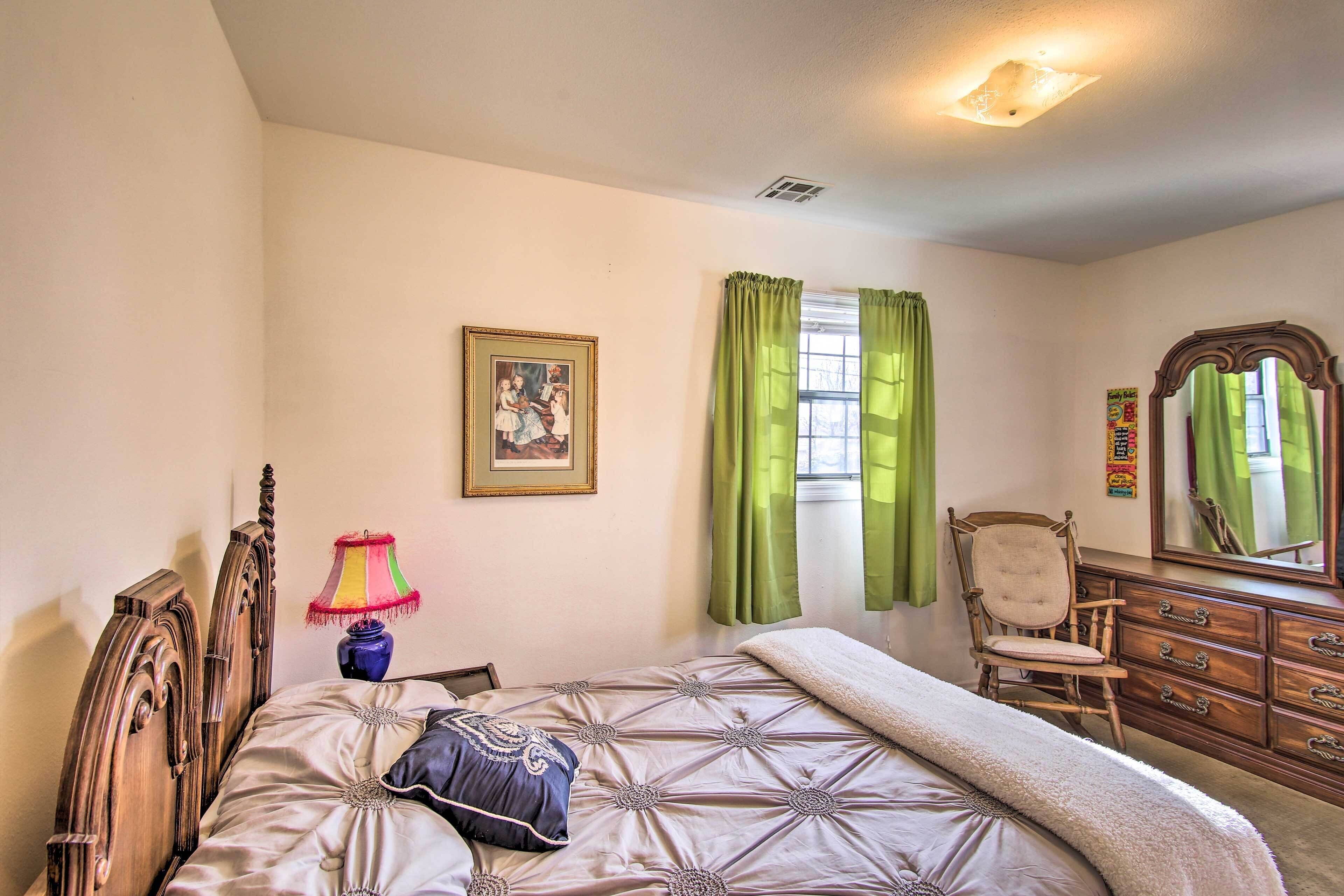 Dog-friendly Bartlesville Retreat w/ Yard!