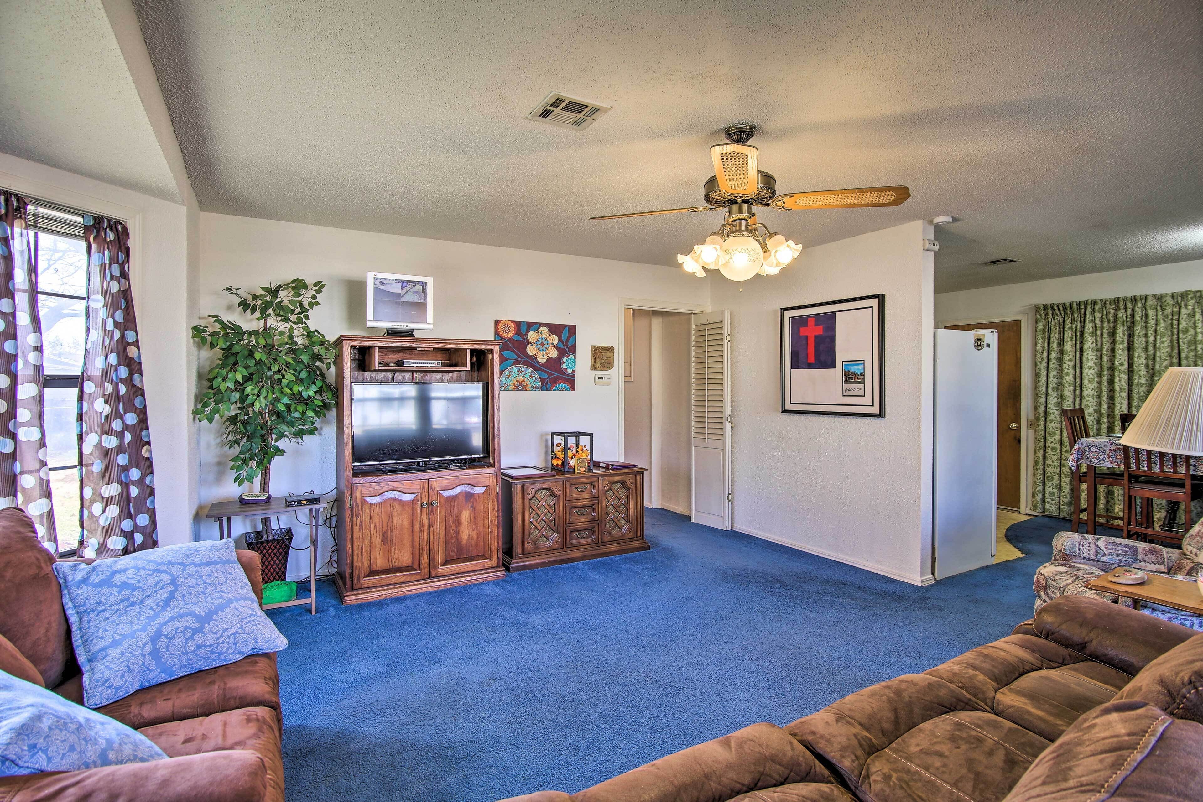 Dog-friendly Bartlesville Retreat w/ Yard!