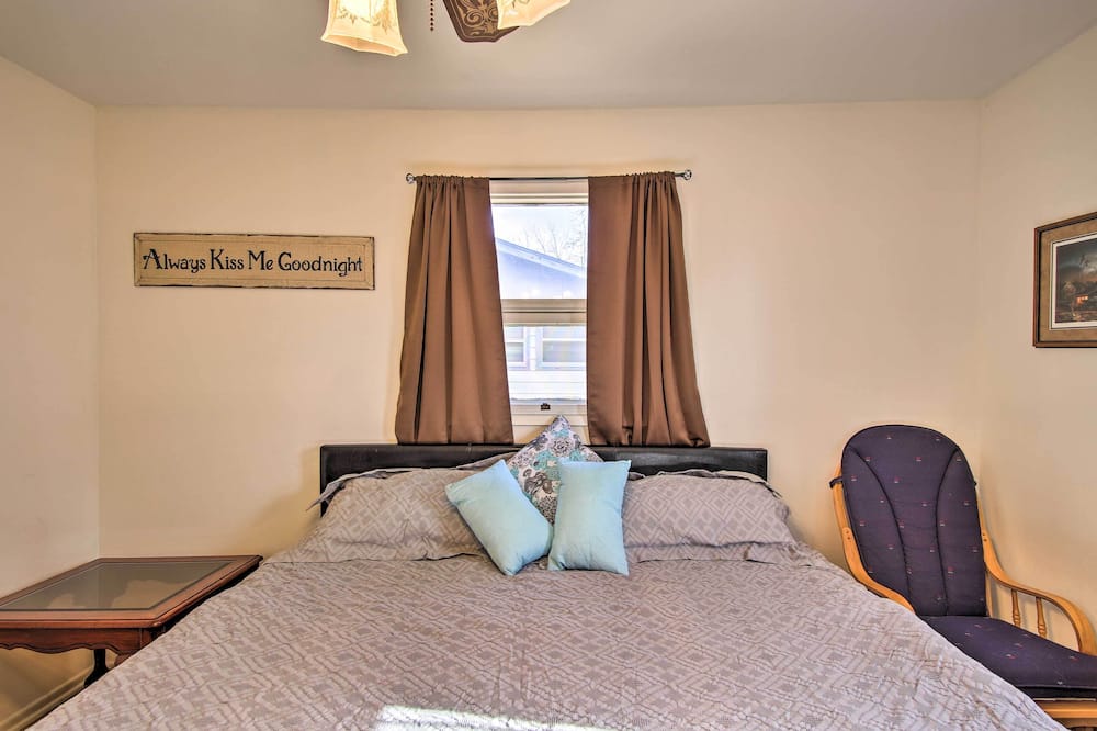 Dog-friendly Bartlesville Retreat w/ Yard! - Nowata, OK