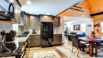 ุงูู
ูุดุฃุฉ ู
ู ุงูุฏุงุฎู