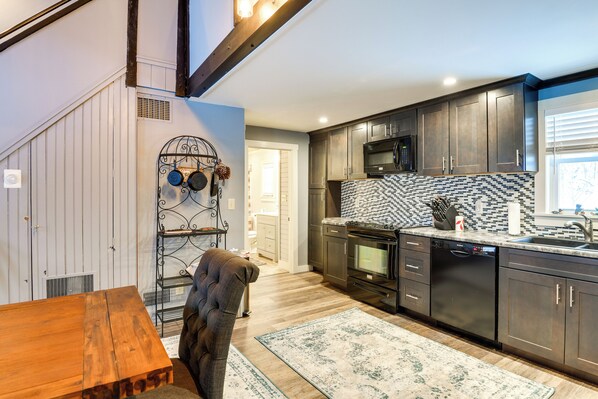 House (3 Bedrooms) | Interior