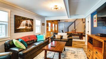 ุงูู
ูุดุฃุฉ ู
ู ุงูุฏุงุฎู