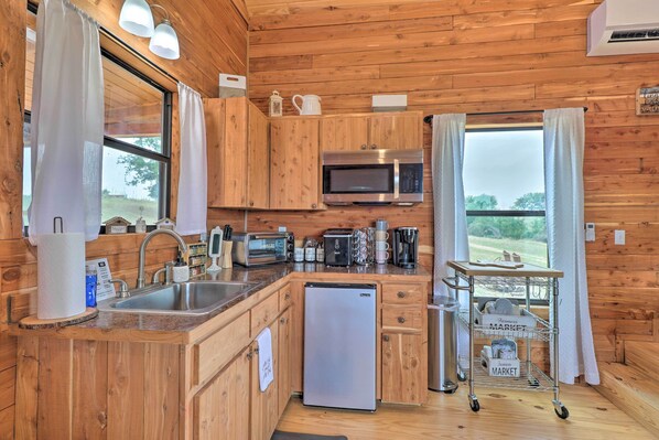 House (1 Bedroom) | Interior - Chic Thorndale Cabin w/ Fire Pit & Fishing Pond (Thorndale)