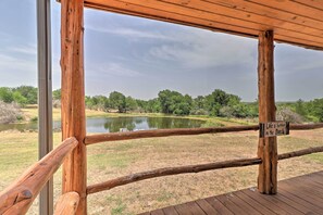 House (1 Bedroom) | Interior - Chic Thorndale Cabin w/ Fire Pit & Paddleboat! (Thorndale)