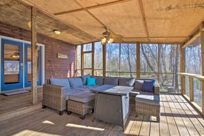 House (2 Bedrooms) | Interior - Updated Cabin on White River by Boat Landing! (Calico Rock)