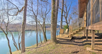 Updated Cabin on White River by Boat Landing!