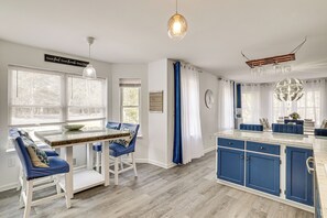 Interior - Fire Pit + Hot Tub: Peaceful Poconos Farms Getaway (Tobyhanna)