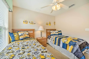 4 bedrooms, iron/ironing board, free cots/infant beds, bed sheets - Kissimmee Getaway ~ 4 Mi to Walt Disney World (Kissimmee)
