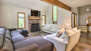 House (4 Bedrooms) | Interior