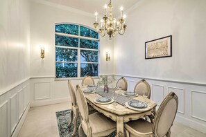 Dining - Gorgeous Miramar Villa w/ Lake & Pool Views (Miramar)