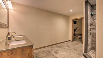 House (1 Bedroom) | Interior