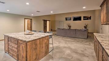 House (1 Bedroom) | Interior