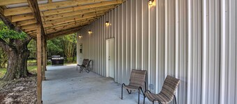 Secluded Home w/ Gas Grill, 3 Mi to Boating!