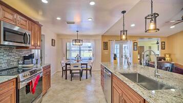 House (4 Bedrooms) | Interior