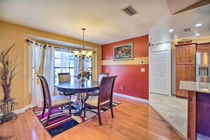 單棟房屋 (4 Bedrooms) | 內部