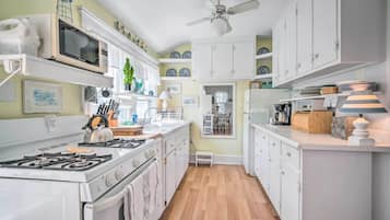 Cottage (2 Bedrooms) | Interior