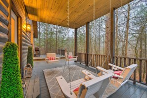 House (5 Bedrooms) | Interior - Outdoor Paradise w/ Hot Tub, Firepit, BBQ & More! (Broken Bow)