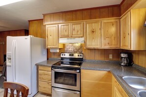 House (2 Bedrooms) | Interior - Pet-friendly Cabin With Designated Boat Slip! (Higden)