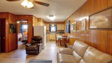 House (2 Bedrooms) | Interior