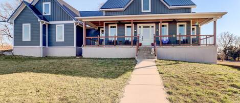 House (4 Bedrooms) | Front of property