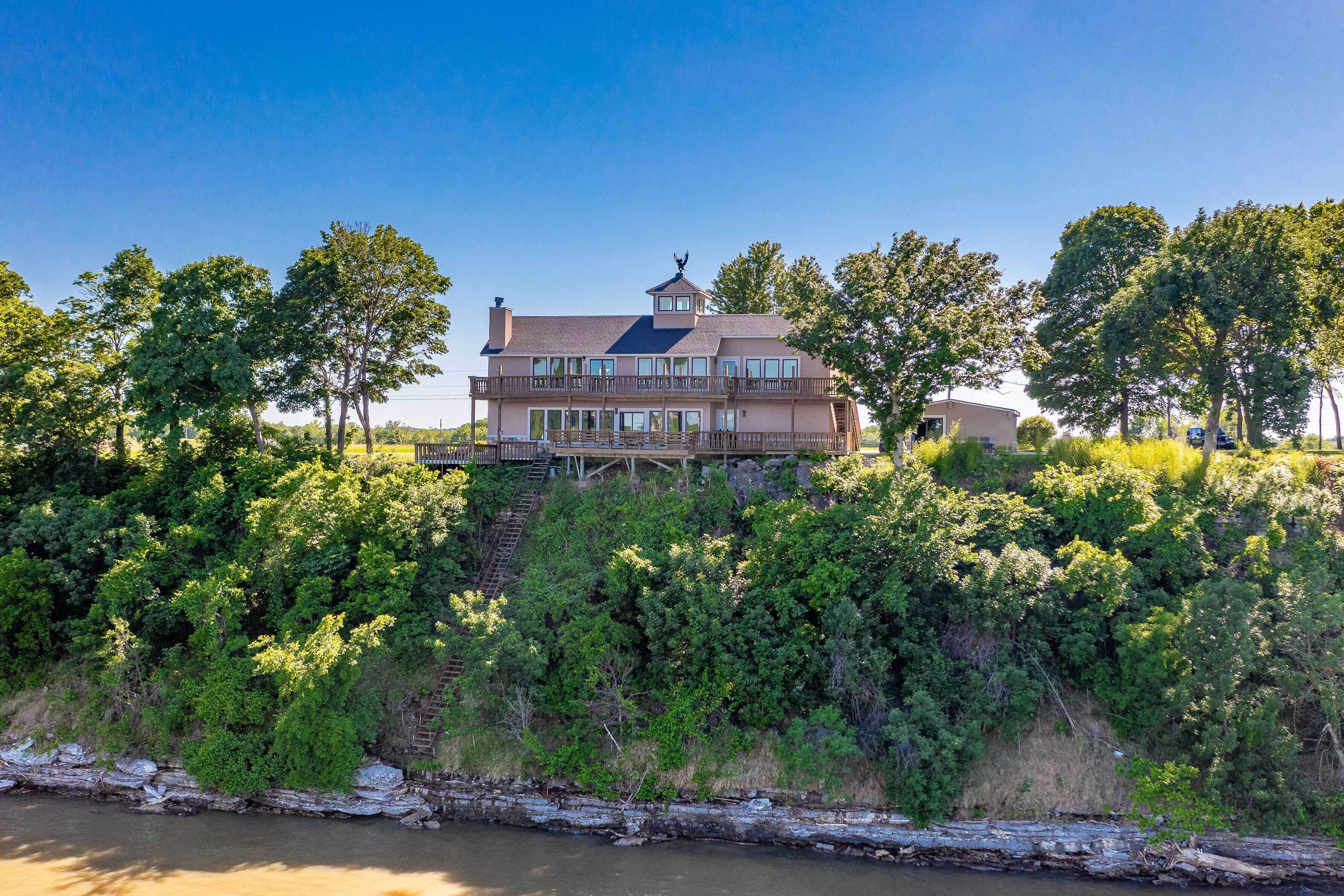 Afton Waterfront Retreat w/ Spacious Deck!