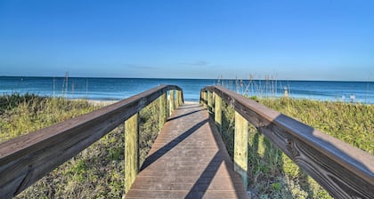 Tropical Pass-a-grille Gem w/ Direct Beach Access!