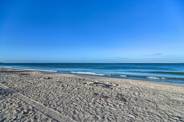 Apartment (0 Bedroom) | Interior