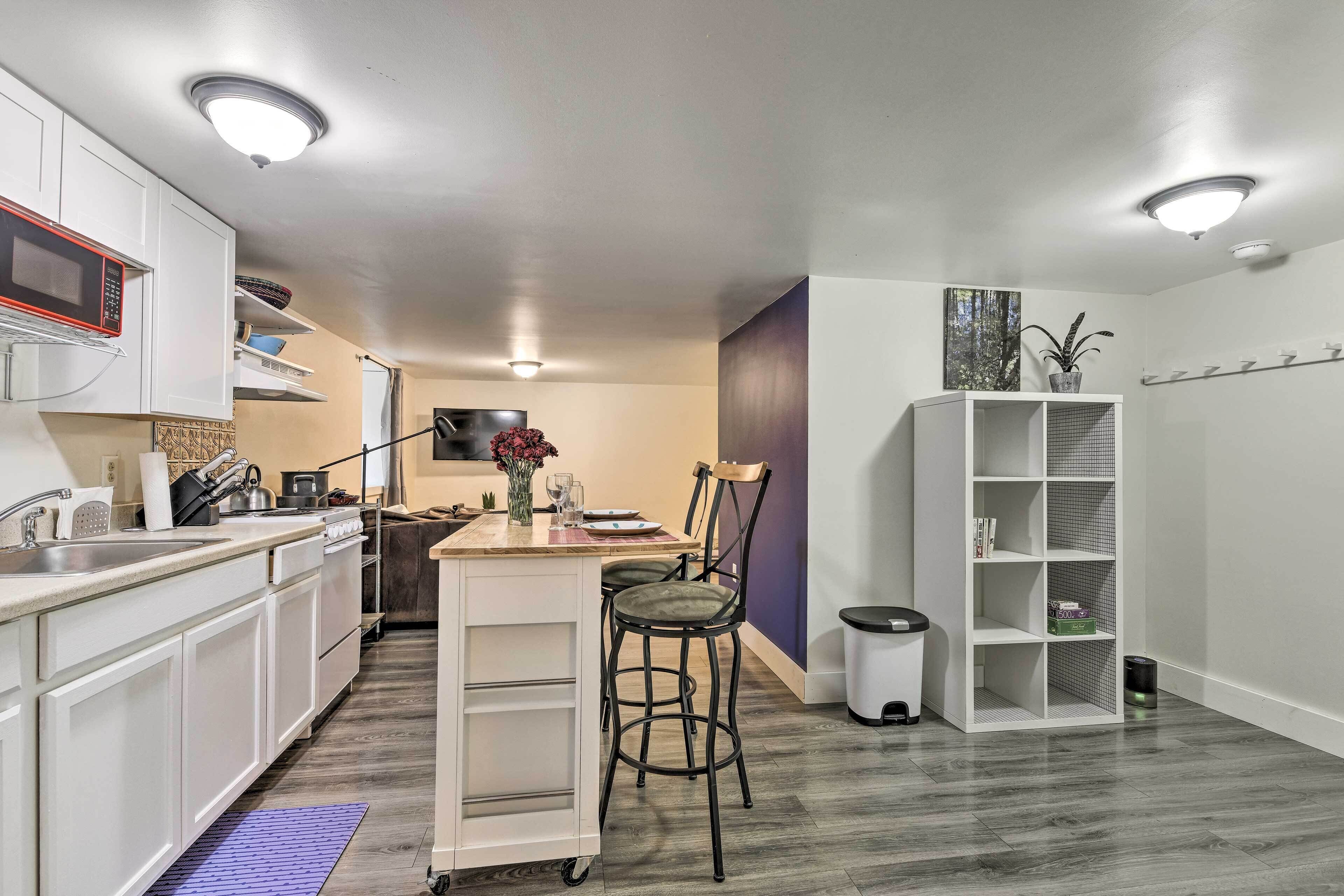 'cozy Studio Plus' in Winooski w/ Home Gym!