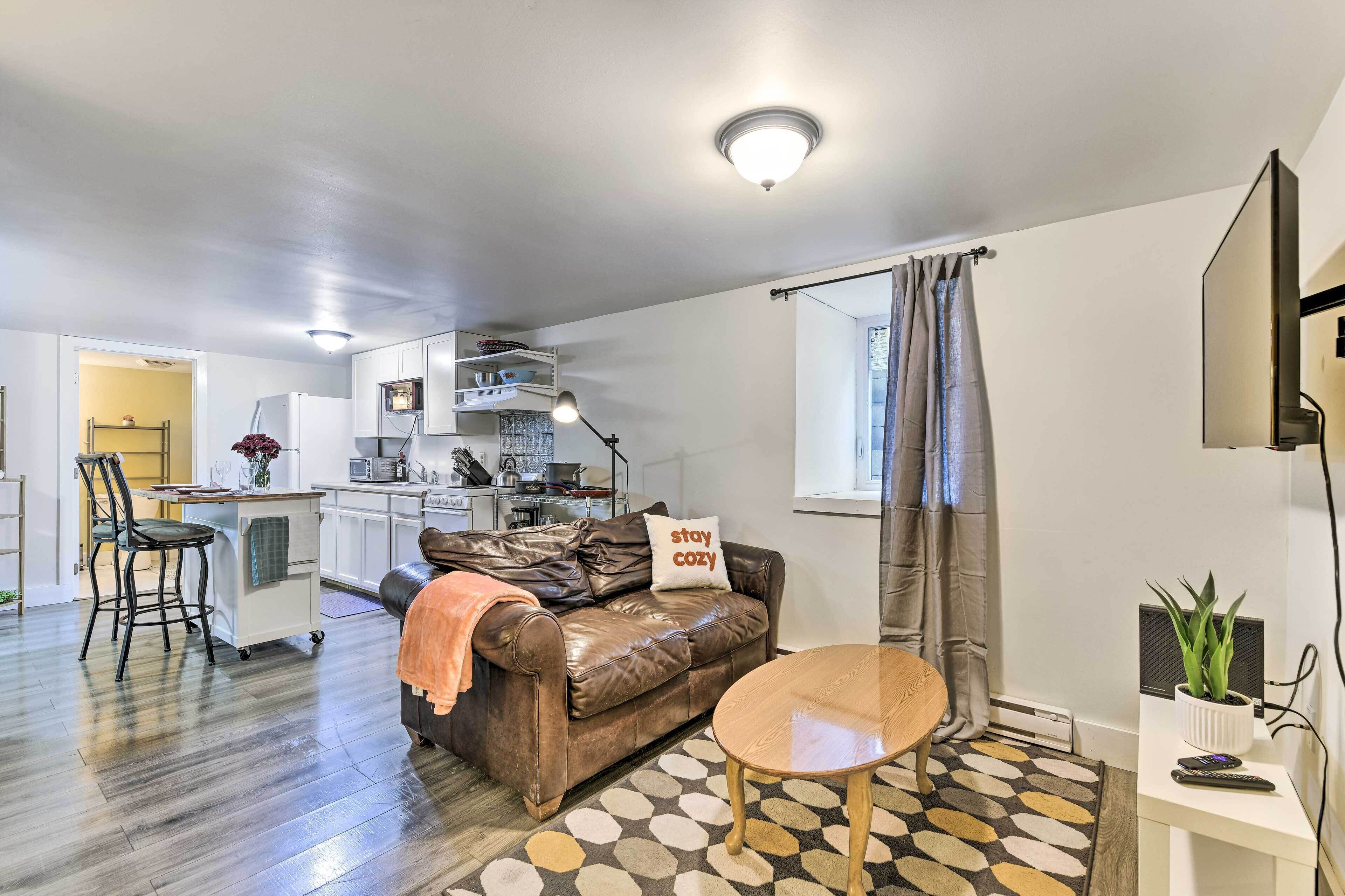 'cozy Studio Plus' in Winooski w/ Home Gym!