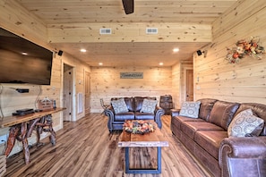 House (3 Bedrooms) | Interior - Hot Tub + Smokies Views! Spacious Mountain Retreat (Gatlinburg)