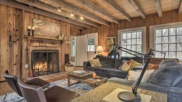 Cottage (2 Bedrooms) | Interior