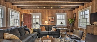 Warm + Peaceful Home w/ Fire Pit on Haw River