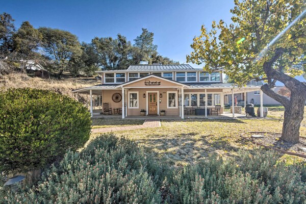 Historic Mariposa Stagecoach Stop W/ Gas Fire Pit! - California