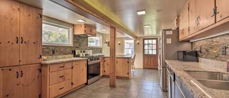 House (4 Bedrooms) | Interior