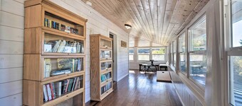 Historic Mariposa Stagecoach Stop w/ Gas Fire Pit!