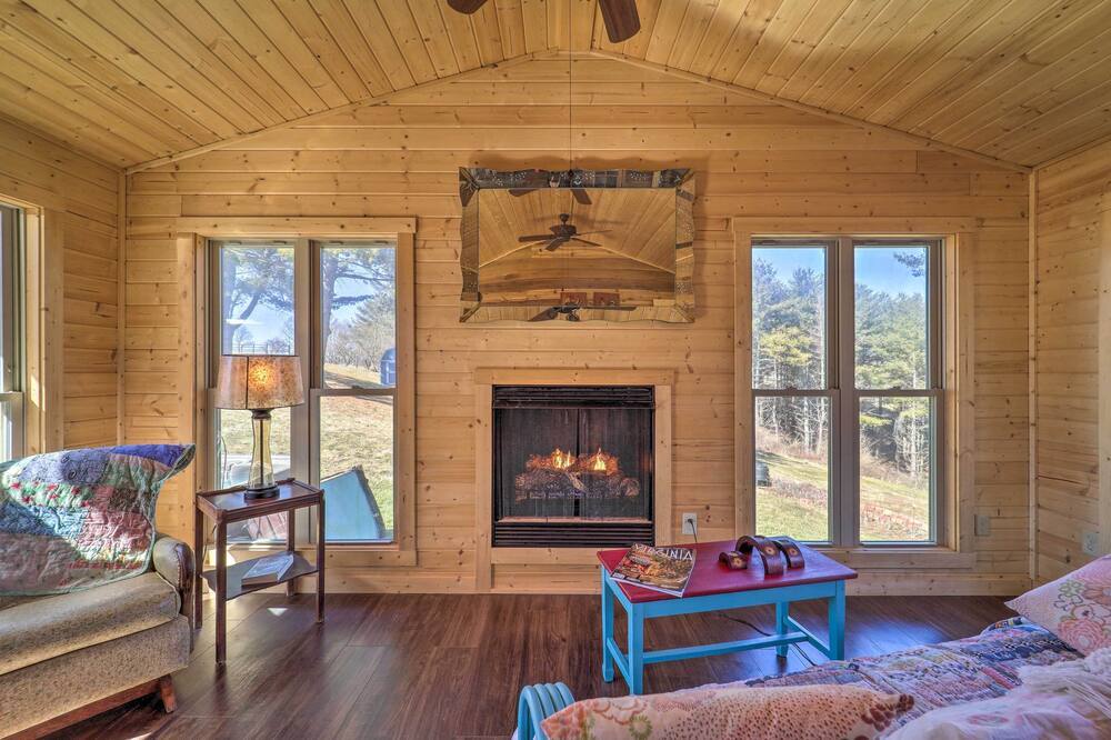 Nature Escape in Wytheville w/ Covered Porch! - Huddle, VA