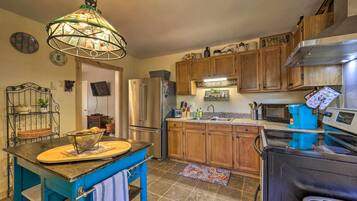 House (2 Bedrooms) | Interior