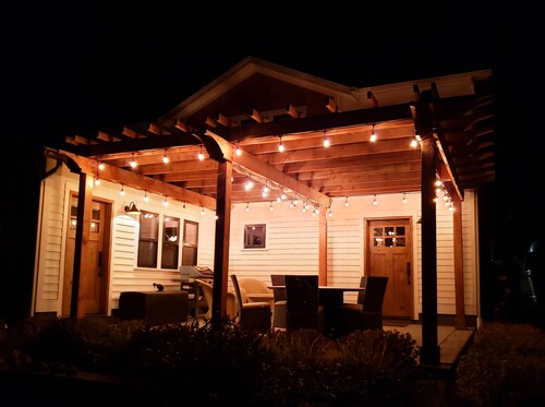 Walk to Town - Castle Rock Cottage!