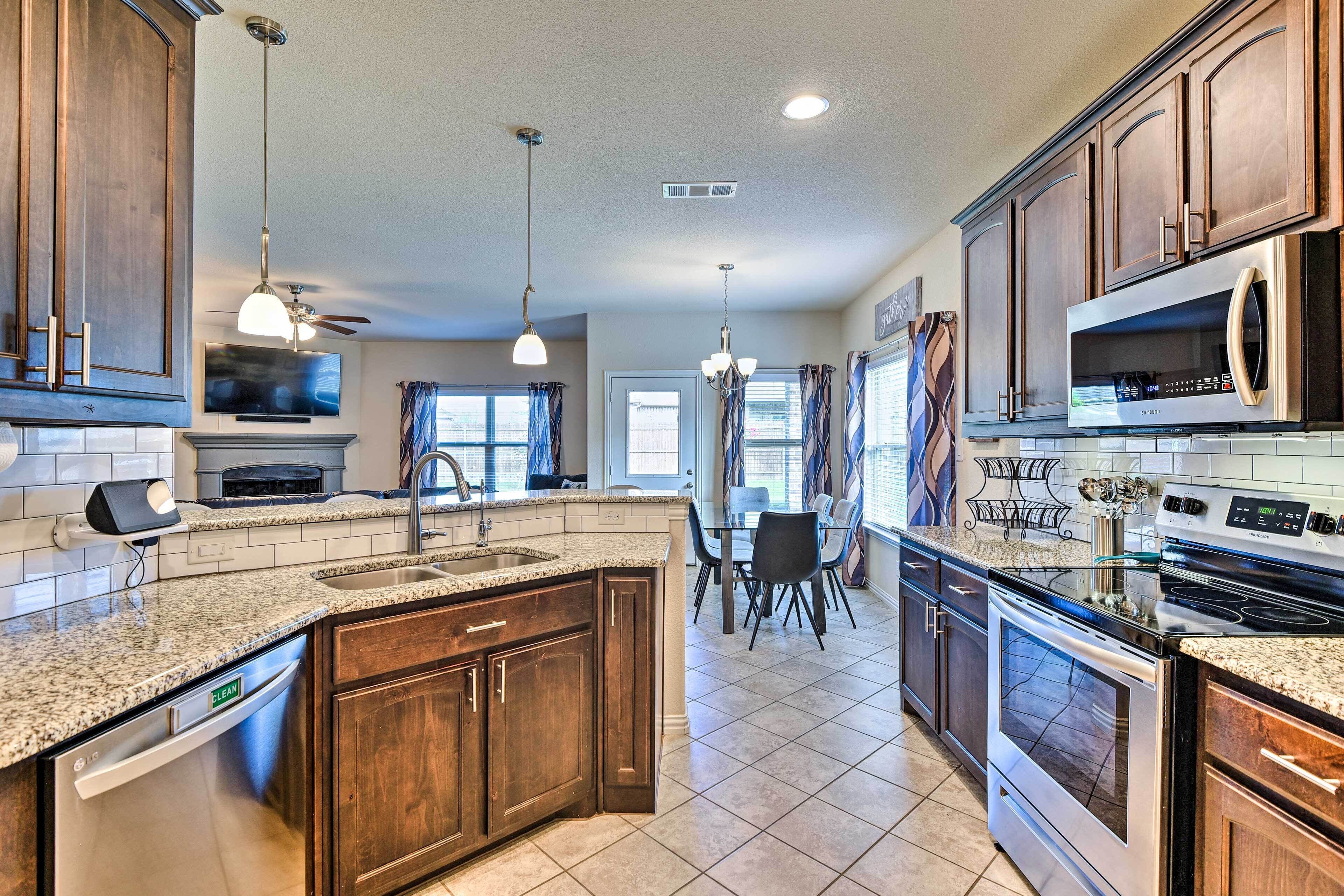 Spacious Ennis Home w/ Huge Family Backyard!