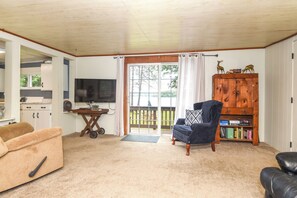 Cottage (2 Bedrooms) | Interior - Life on the Lake With Private Dock & Fire Pit! (Winthrop)