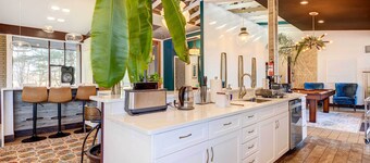 Stylish + Serene West Friendship Hidden Gem!