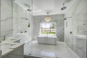 House (3 Bedrooms) | Bathroom - Lakefront House: Hot Tub & Golf Course Views! (Marco Island)