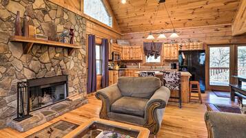 TV, ๋ฒฝ๋๋ก