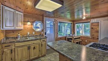 Cottage (3 Bedrooms) | Interior