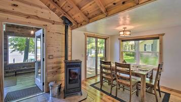 ููุฎ (3 Bedrooms) | ุงูู
ูุดุฃุฉ ู
ู ุงูุฏุงุฎู