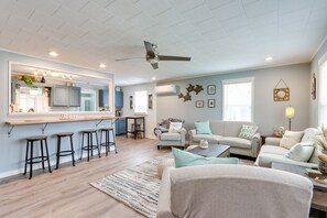 TV, pemutar DVD, dan buku