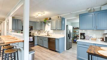 Microwave, oven, stovetop, dishwasher