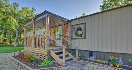 Unique Creekside Escape - Enjoy On-site Goats!