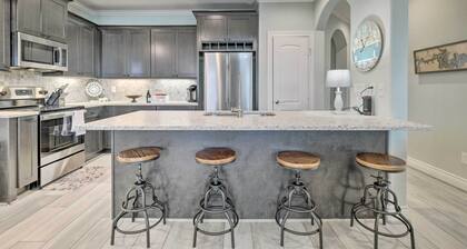 'pelican Cove' Condo + Boat Slip & Balcony!