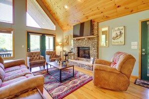 House (3 Bedrooms) | Front of property - Beautiful Smoky Mountain Chalet With Game Room! (Murphy)